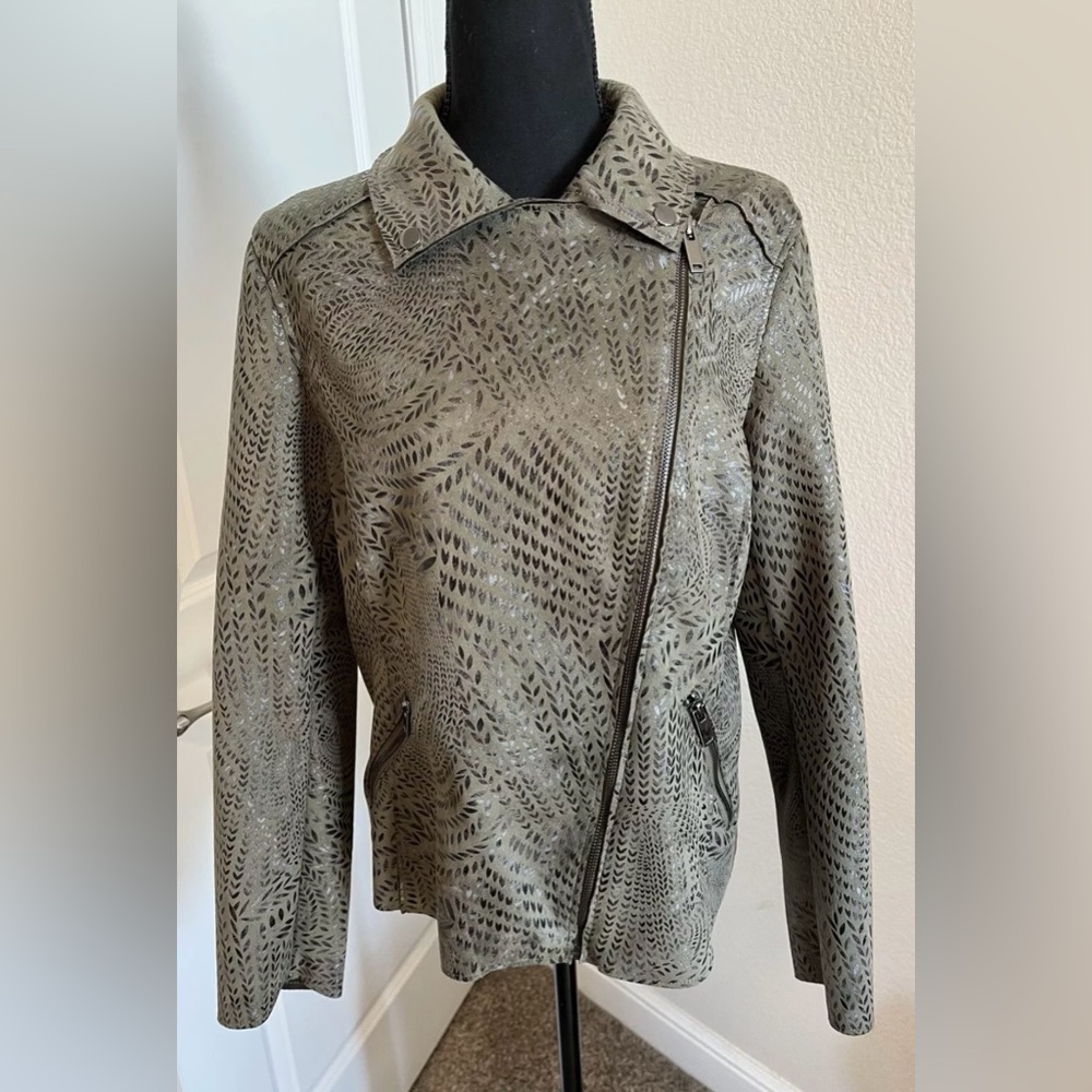 Philosophy Olive Green w/ Leaf Design SZ L Faux Leather Suede Moto Jacket - Picture 3 of 15